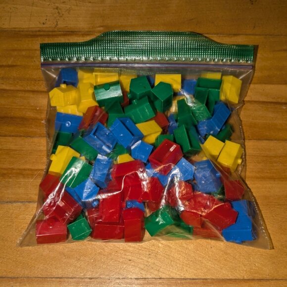 Monopoly Junior | 96 Pieces Plastic Hotels Board Game Replacement Parts - Picture 7 of 8